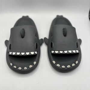 Shark Slide Sandals Gray Novelty Beach Pool Slippers EU 42-43